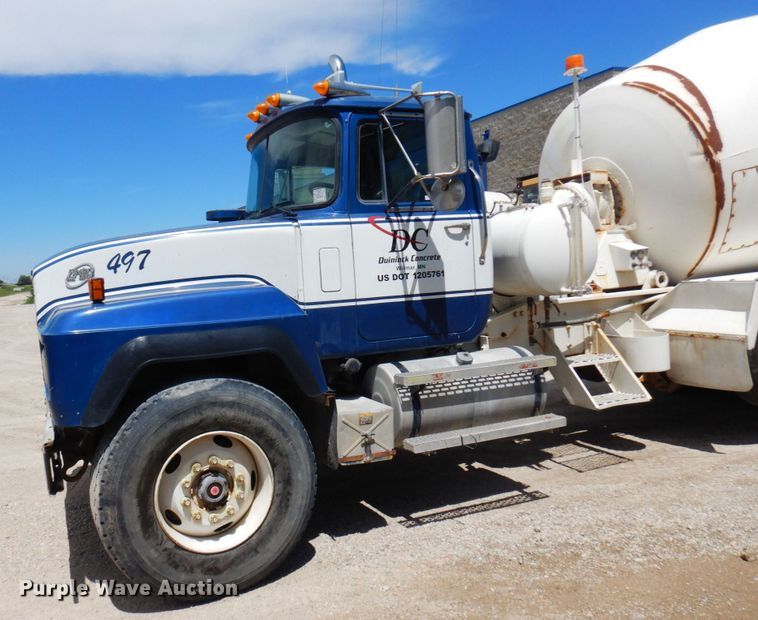 image for item MF9633 1999 Mack RD690S  ready mix truck