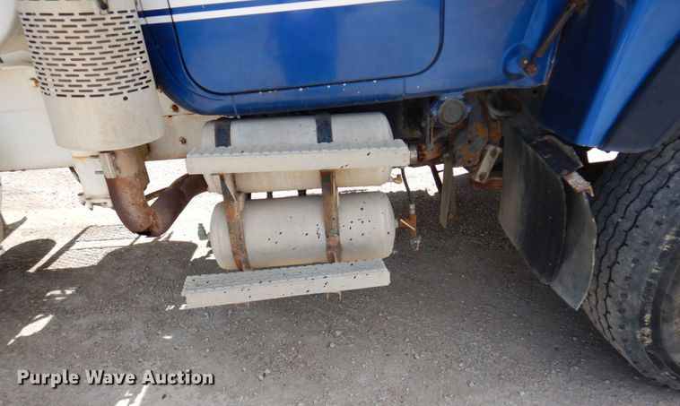 image for item MF9633 1999 Mack RD690S  ready mix truck