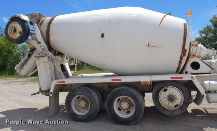 image for item MF9633 1999 Mack RD690S  ready mix truck