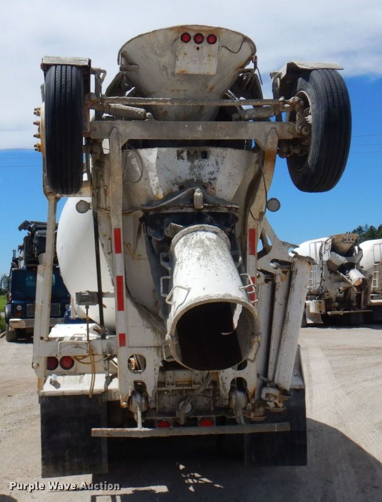 image for item MF9633 1999 Mack RD690S  ready mix truck