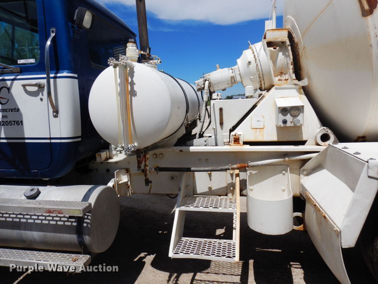 image for item MF9633 1999 Mack RD690S  ready mix truck