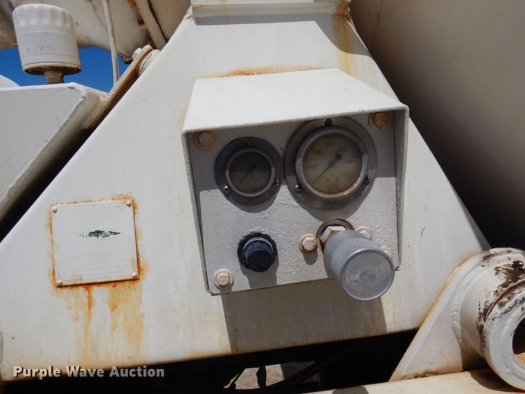 image for item MF9633 1999 Mack RD690S  ready mix truck