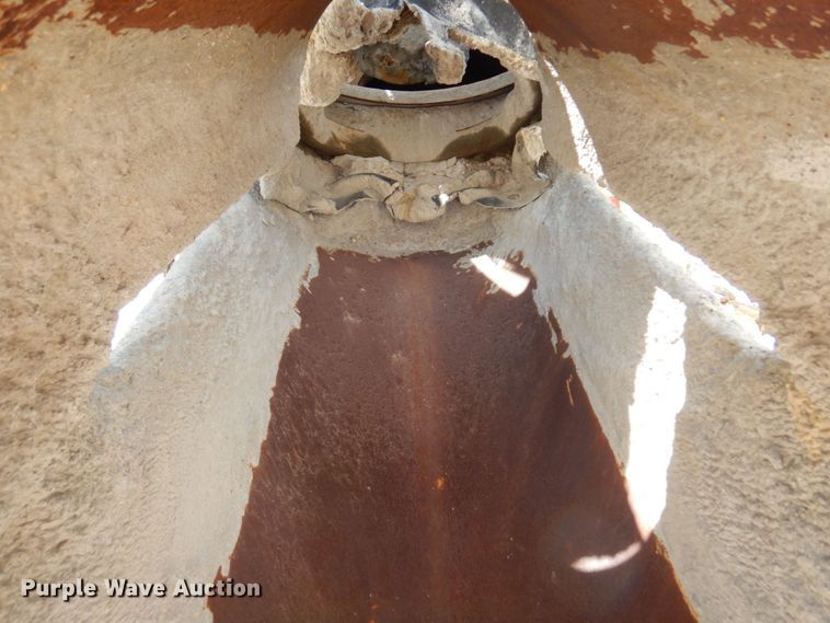 image for item MF9633 1999 Mack RD690S  ready mix truck