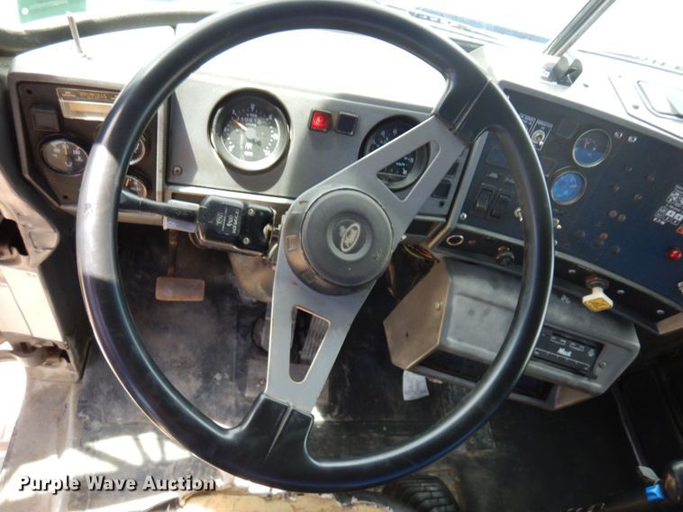 image for item MF9633 1999 Mack RD690S  ready mix truck