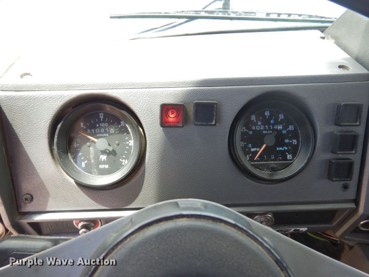 image for item MF9633 1999 Mack RD690S  ready mix truck