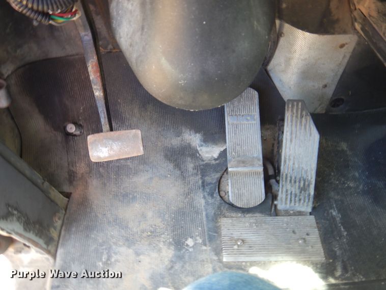 image for item MF9633 1999 Mack RD690S  ready mix truck