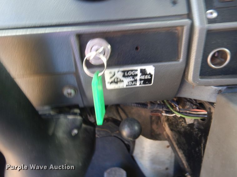 image for item MF9633 1999 Mack RD690S  ready mix truck