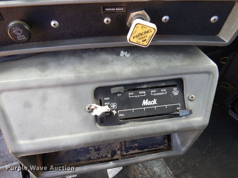 image for item MF9633 1999 Mack RD690S  ready mix truck