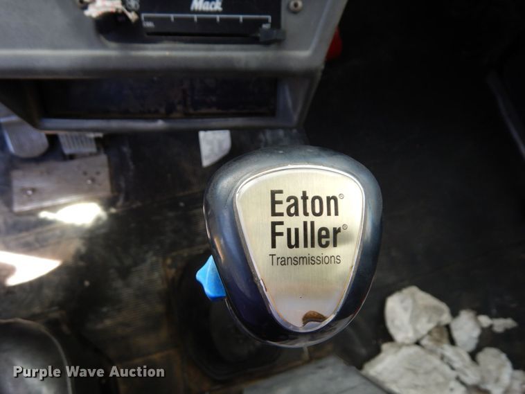 image for item MF9633 1999 Mack RD690S  ready mix truck