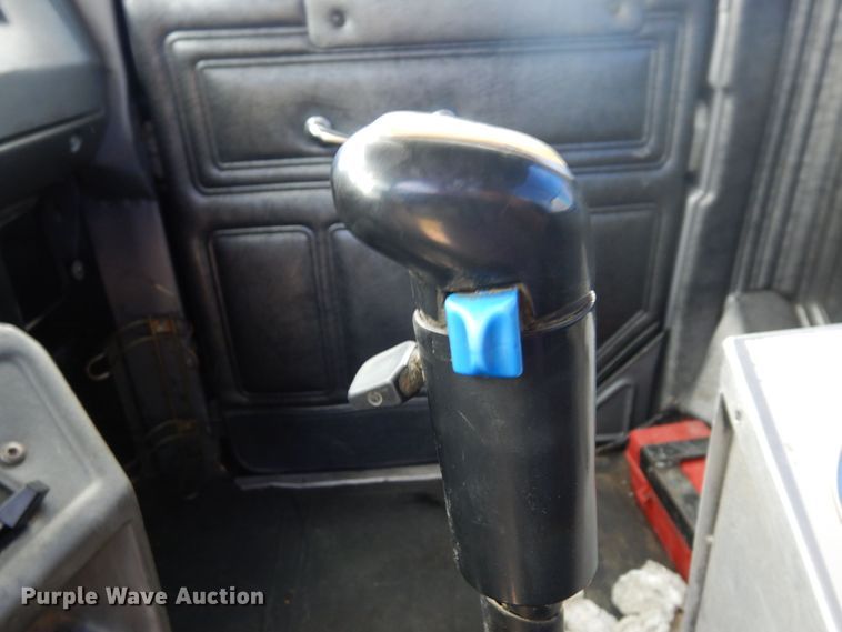 image for item MF9633 1999 Mack RD690S  ready mix truck