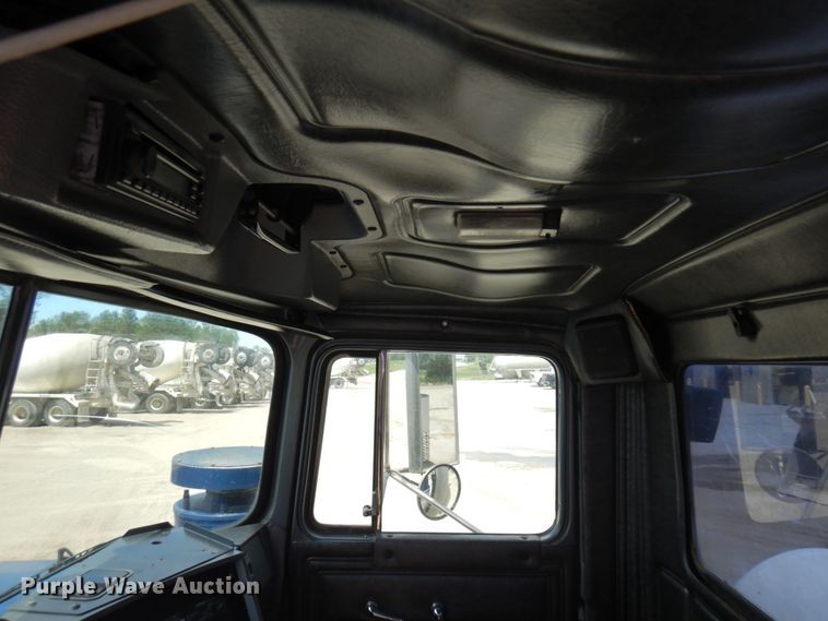 image for item MF9633 1999 Mack RD690S  ready mix truck