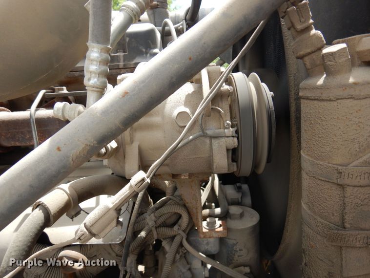 image for item MF9633 1999 Mack RD690S  ready mix truck