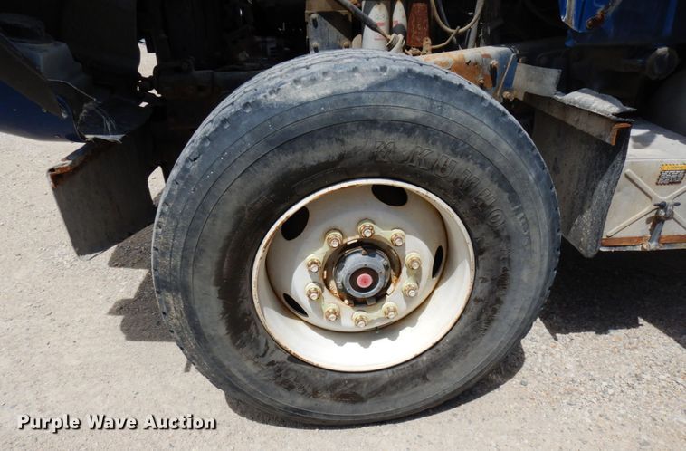 image for item MF9633 1999 Mack RD690S  ready mix truck