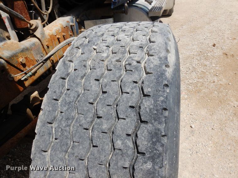 image for item MF9633 1999 Mack RD690S  ready mix truck