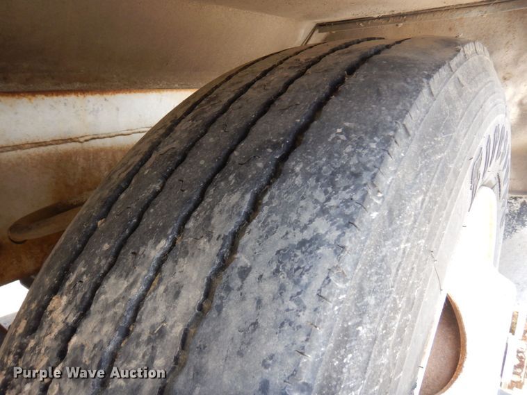 image for item MF9633 1999 Mack RD690S  ready mix truck