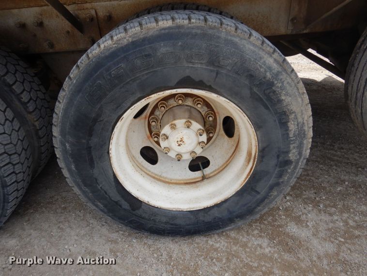 image for item MF9633 1999 Mack RD690S  ready mix truck