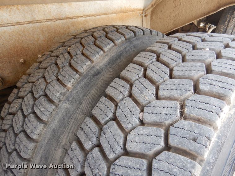 image for item MF9633 1999 Mack RD690S  ready mix truck