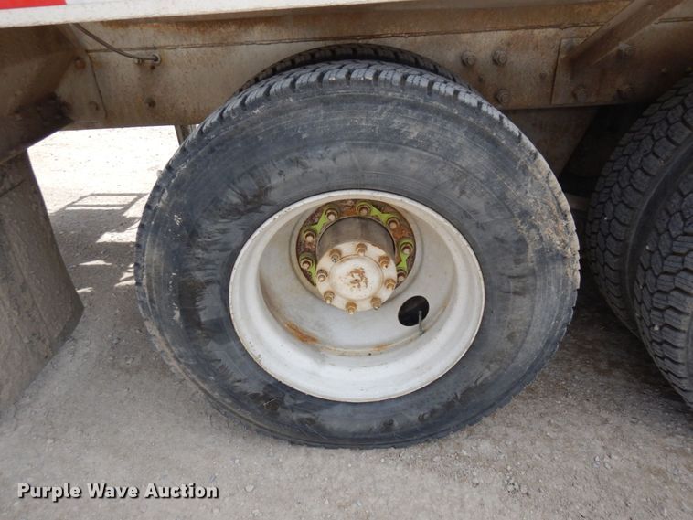 image for item MF9633 1999 Mack RD690S  ready mix truck