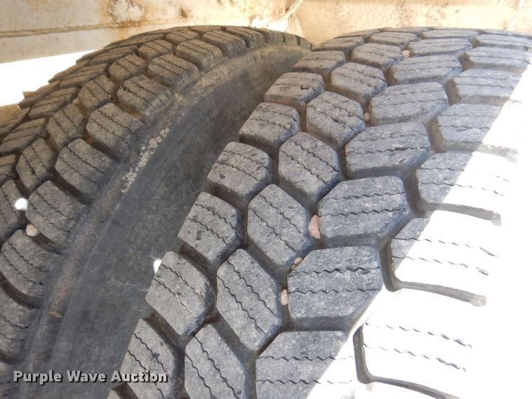 image for item MF9633 1999 Mack RD690S  ready mix truck