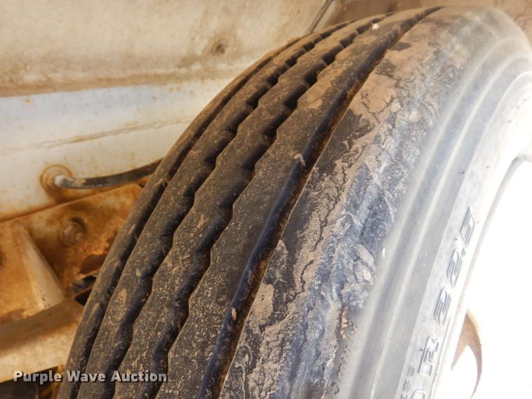 image for item MF9633 1999 Mack RD690S  ready mix truck