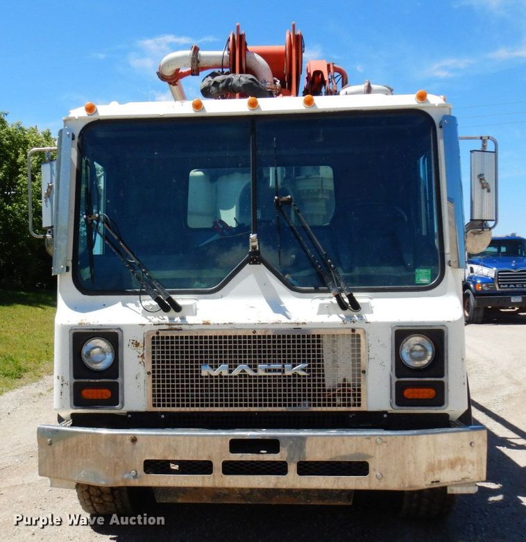 image for item MF9634 2007 Mack MR688S  concrete pump truck