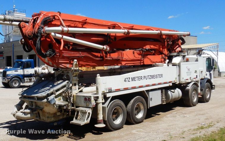 image for item MF9634 2007 Mack MR688S  concrete pump truck