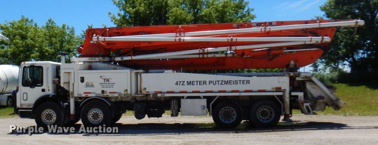 image for item MF9634 2007 Mack MR688S  concrete pump truck