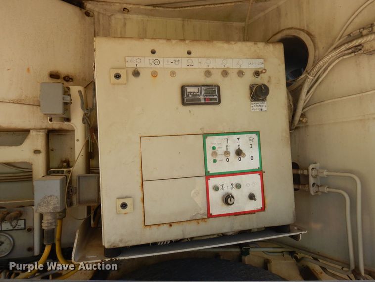 image for item MF9634 2007 Mack MR688S  concrete pump truck