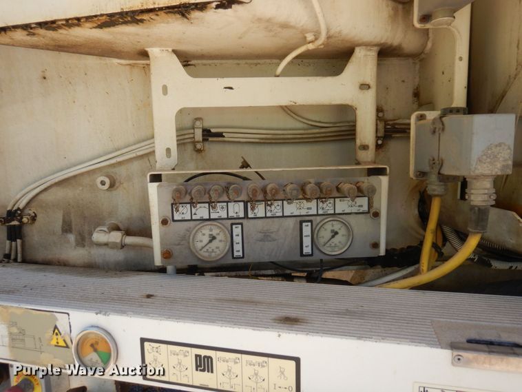 image for item MF9634 2007 Mack MR688S  concrete pump truck