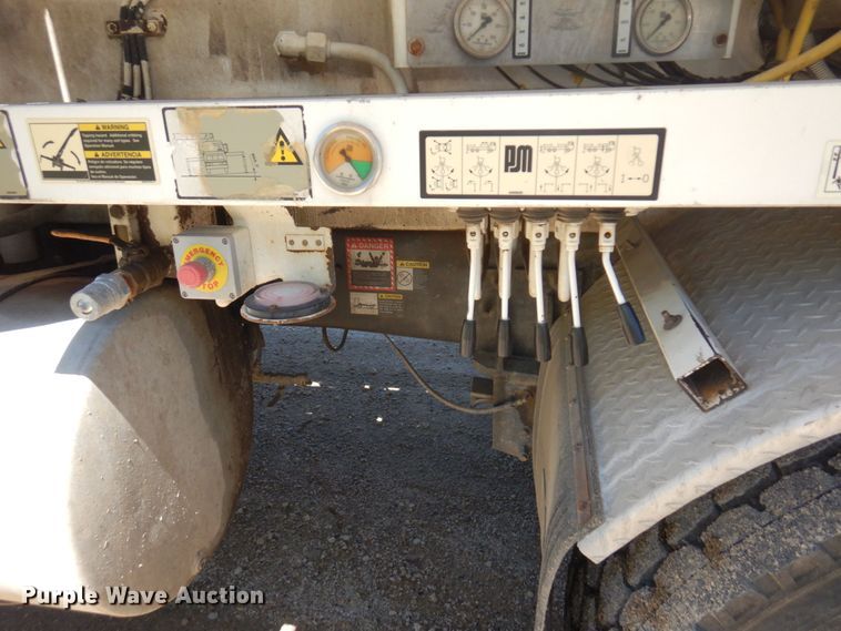 image for item MF9634 2007 Mack MR688S  concrete pump truck