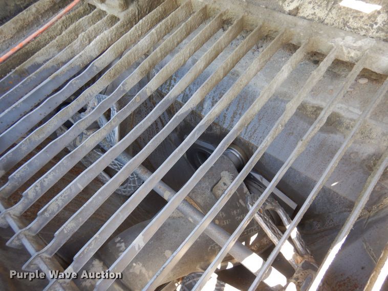 image for item MF9634 2007 Mack MR688S  concrete pump truck