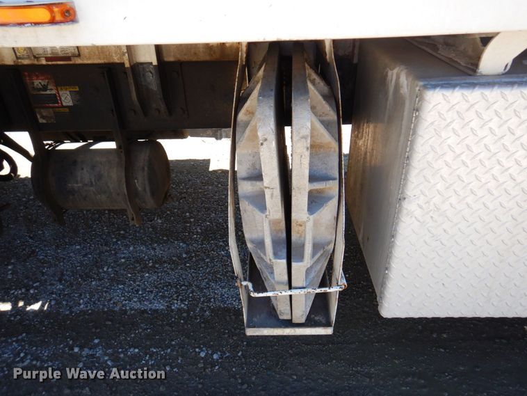 image for item MF9634 2007 Mack MR688S  concrete pump truck