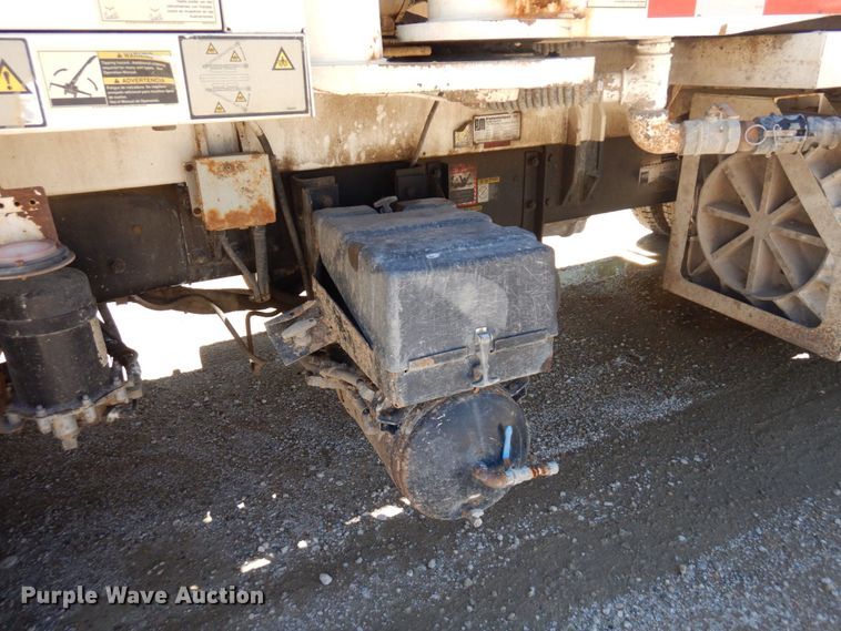 image for item MF9634 2007 Mack MR688S  concrete pump truck