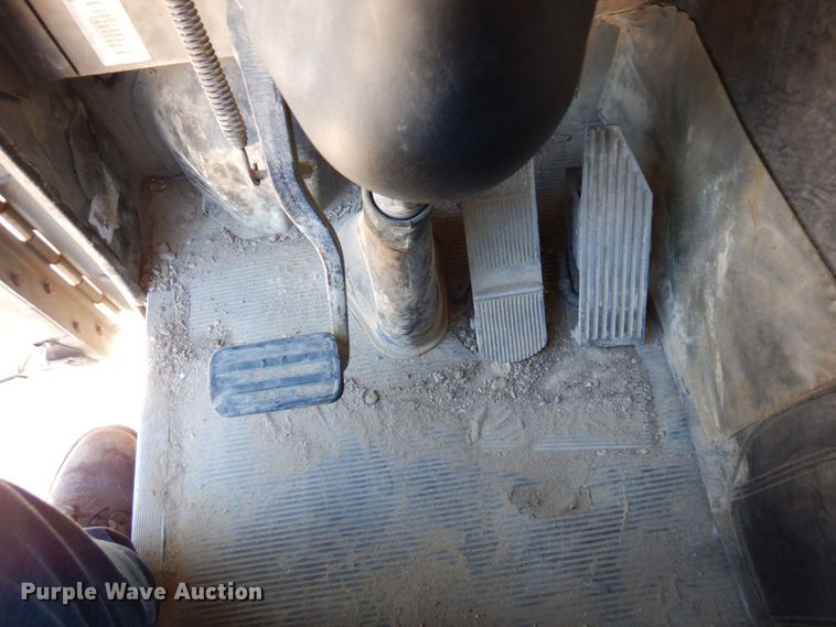 image for item MF9634 2007 Mack MR688S  concrete pump truck