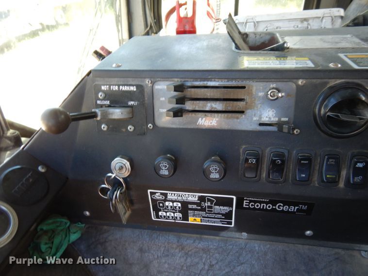 image for item MF9634 2007 Mack MR688S  concrete pump truck