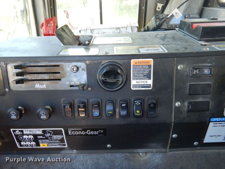 image for item MF9634 2007 Mack MR688S  concrete pump truck