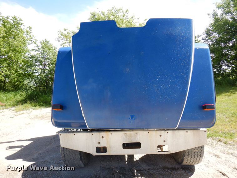 image for item MF9634 2007 Mack MR688S  concrete pump truck