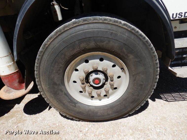 image for item MF9634 2007 Mack MR688S  concrete pump truck