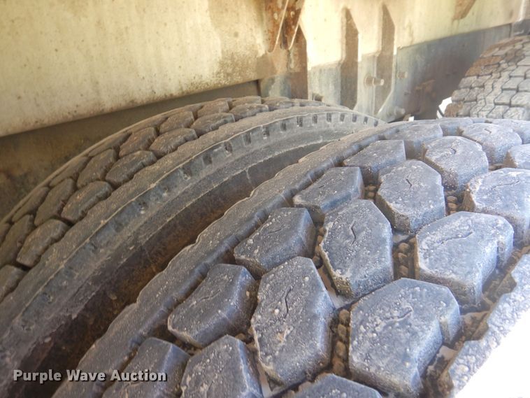 image for item MF9634 2007 Mack MR688S  concrete pump truck