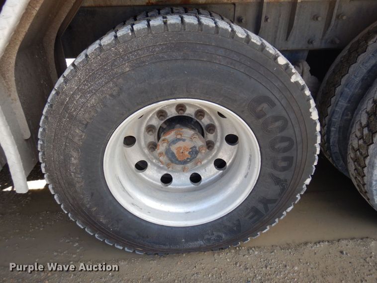 image for item MF9634 2007 Mack MR688S  concrete pump truck