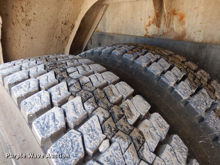 image for item MF9634 2007 Mack MR688S  concrete pump truck