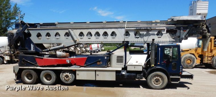 image for item MF9635 2006 Mack MR688S  material conveyor truck