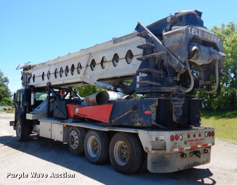 image for item MF9635 2006 Mack MR688S  material conveyor truck