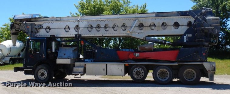 image for item MF9635 2006 Mack MR688S  material conveyor truck