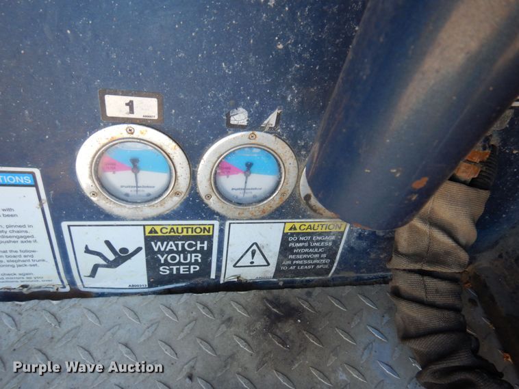 image for item MF9635 2006 Mack MR688S  material conveyor truck