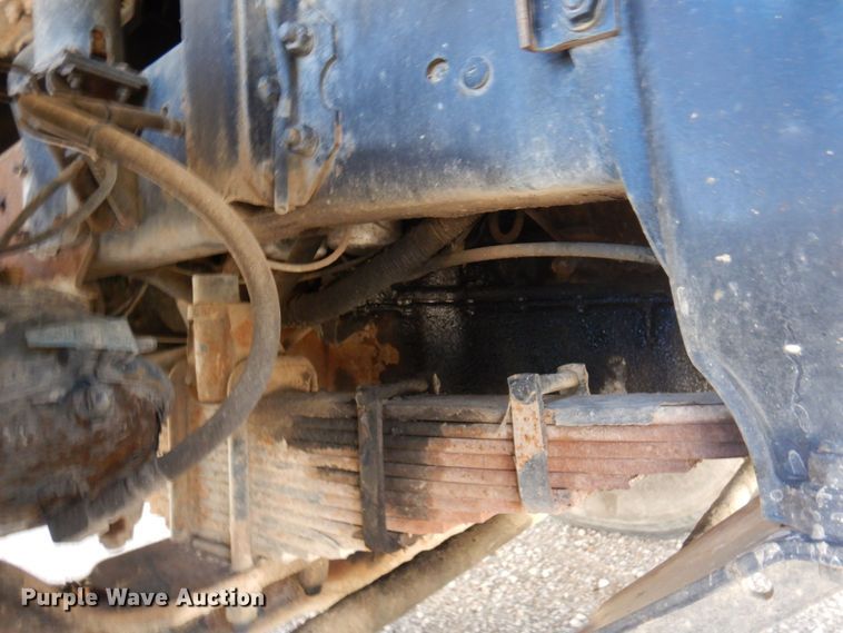 image for item MF9635 2006 Mack MR688S  material conveyor truck