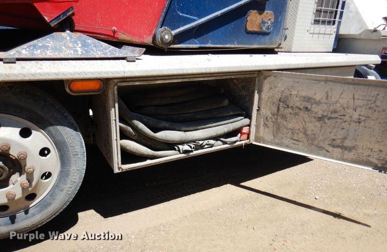 image for item MF9635 2006 Mack MR688S  material conveyor truck