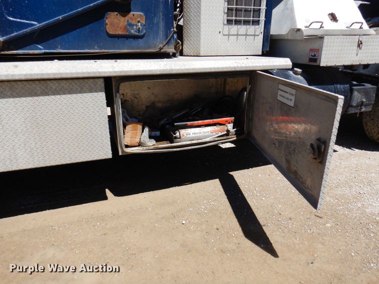 image for item MF9635 2006 Mack MR688S  material conveyor truck