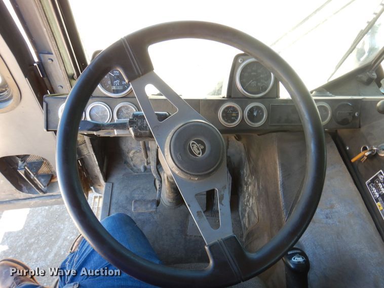 image for item MF9635 2006 Mack MR688S  material conveyor truck