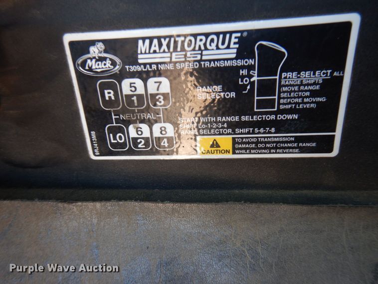 image for item MF9635 2006 Mack MR688S  material conveyor truck